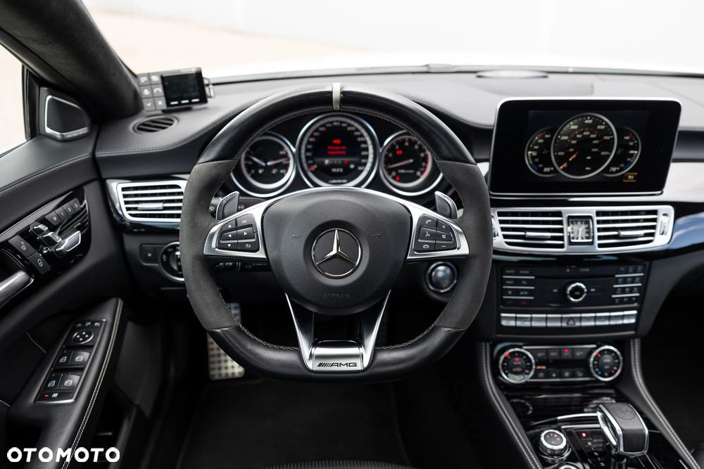 Mercedes-Benz CLS - 20