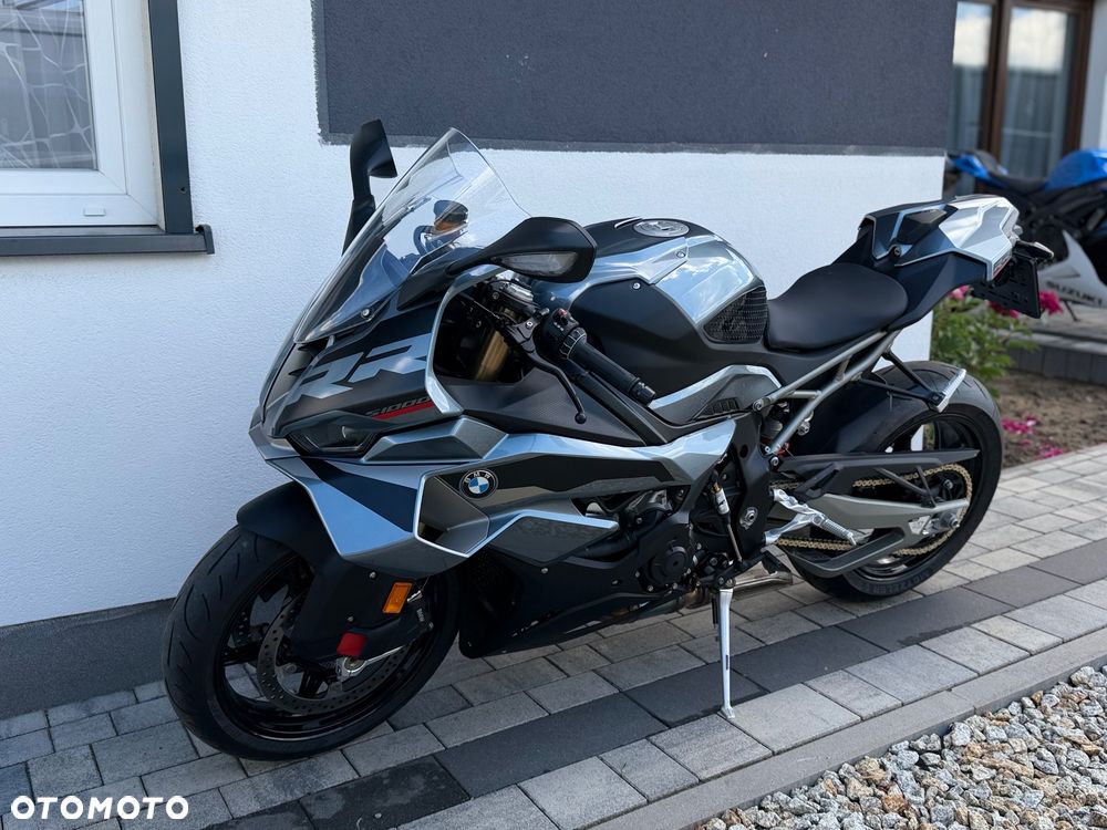 BMW S - 4
