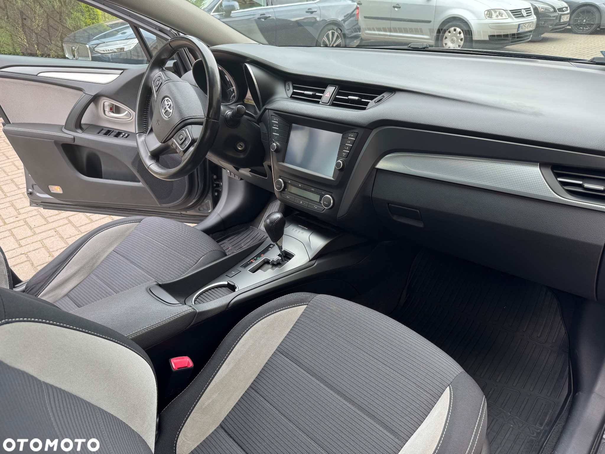 Toyota Avensis 2.0 Premium MS - 14