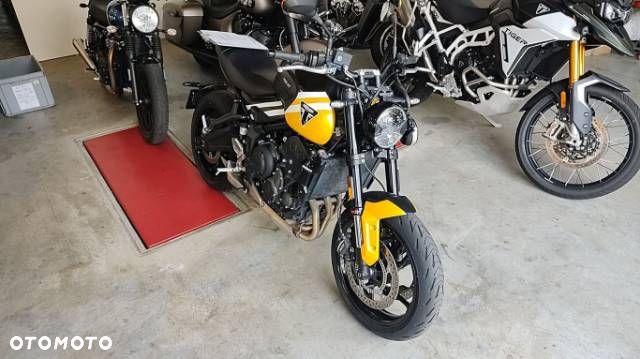 Triumph Trident - 7