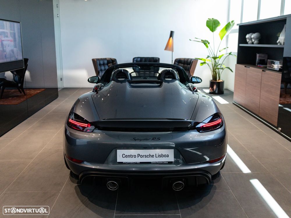 Porsche 718 Spyder - 9