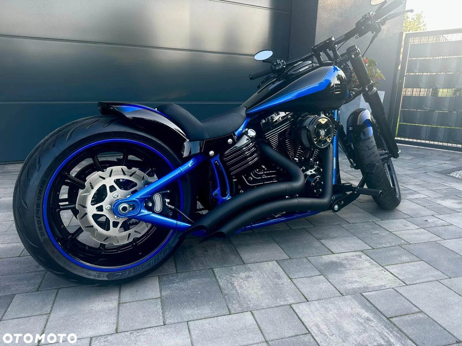 Harley-Davidson Softail Breakout - 7