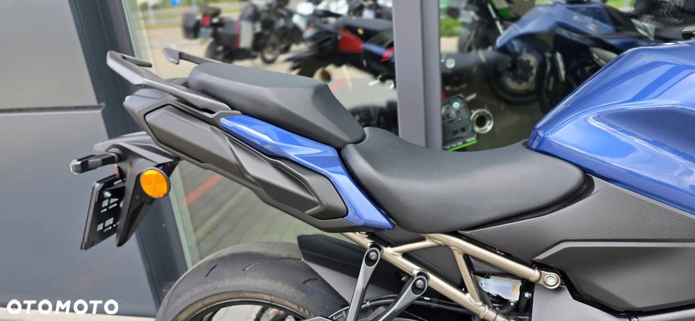 Suzuki GSX - 13