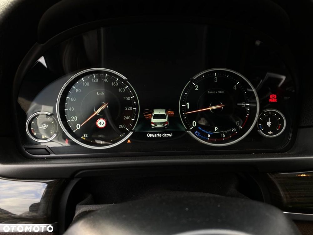 BMW Seria 5 530d xDrive Luxury Line - 11