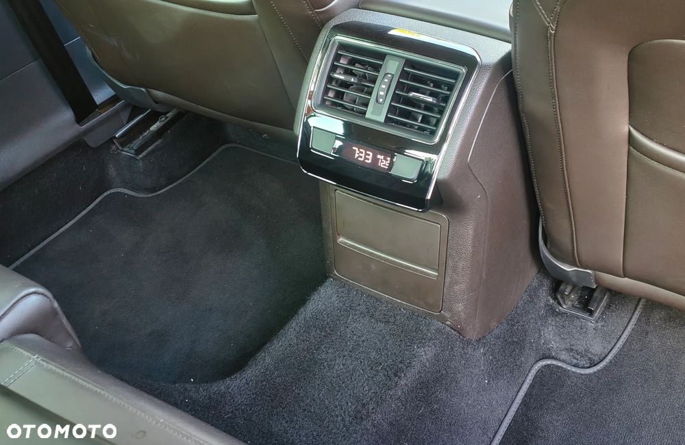 Skoda Superb 2.0 TDI L&K DSG - 18