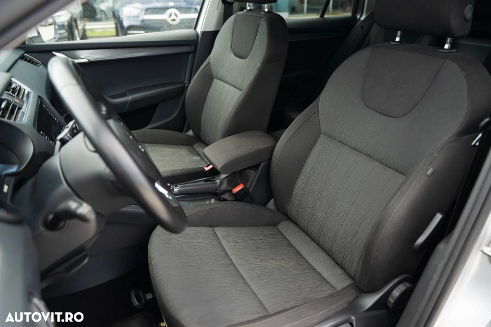 Skoda Octavia 1.6 TDI DSG Clever - 13