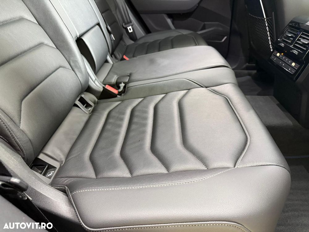 Volkswagen Touareg - 32