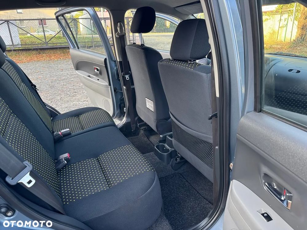 Daihatsu Sirion - 26