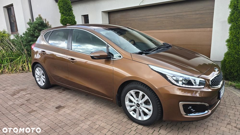 Kia Ceed - 12
