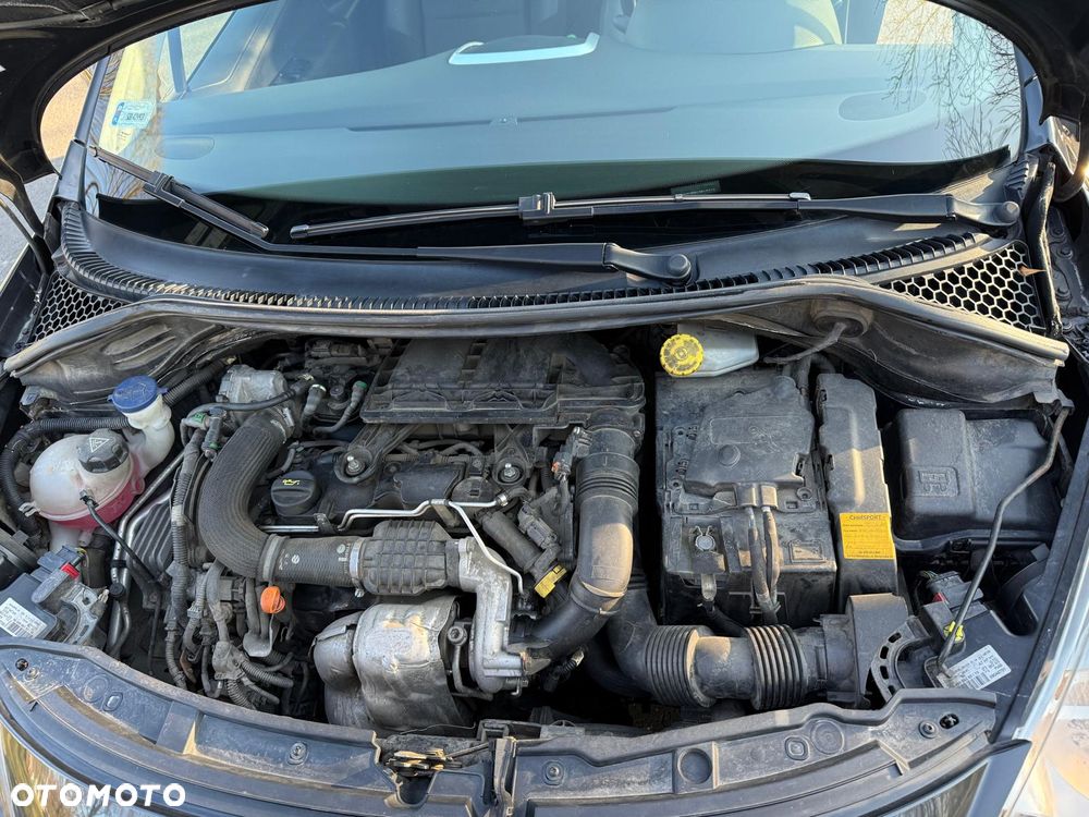 Peugeot 207 - 8
