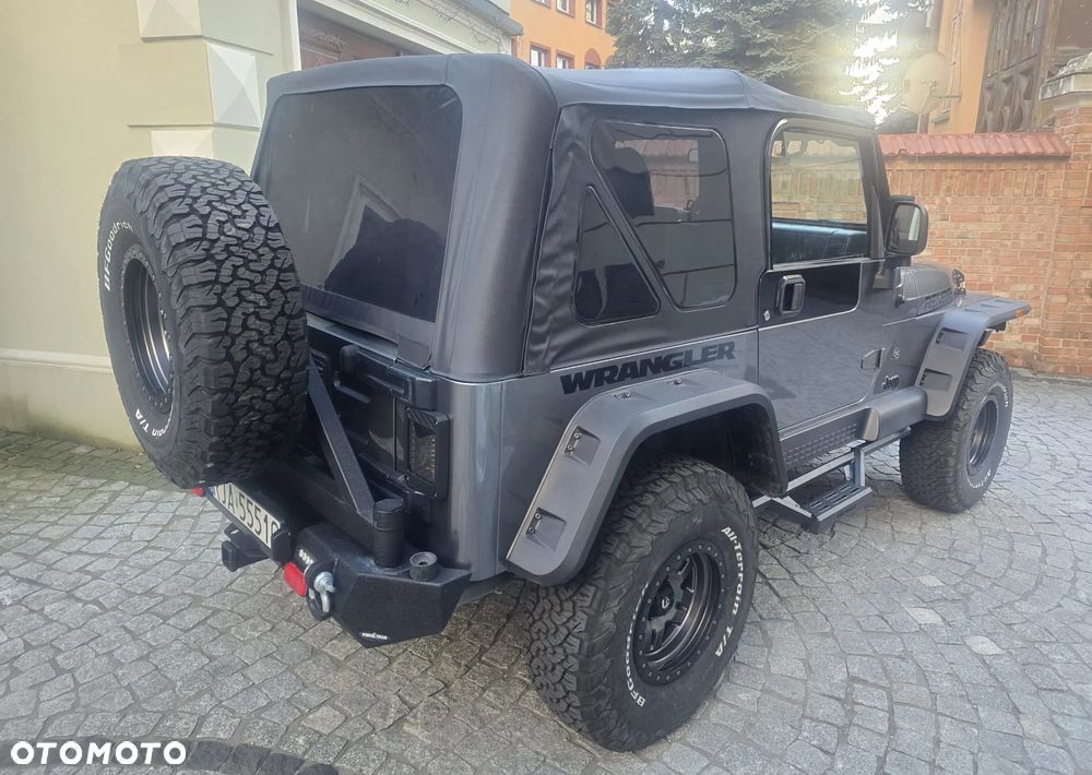 Jeep Wrangler - 4