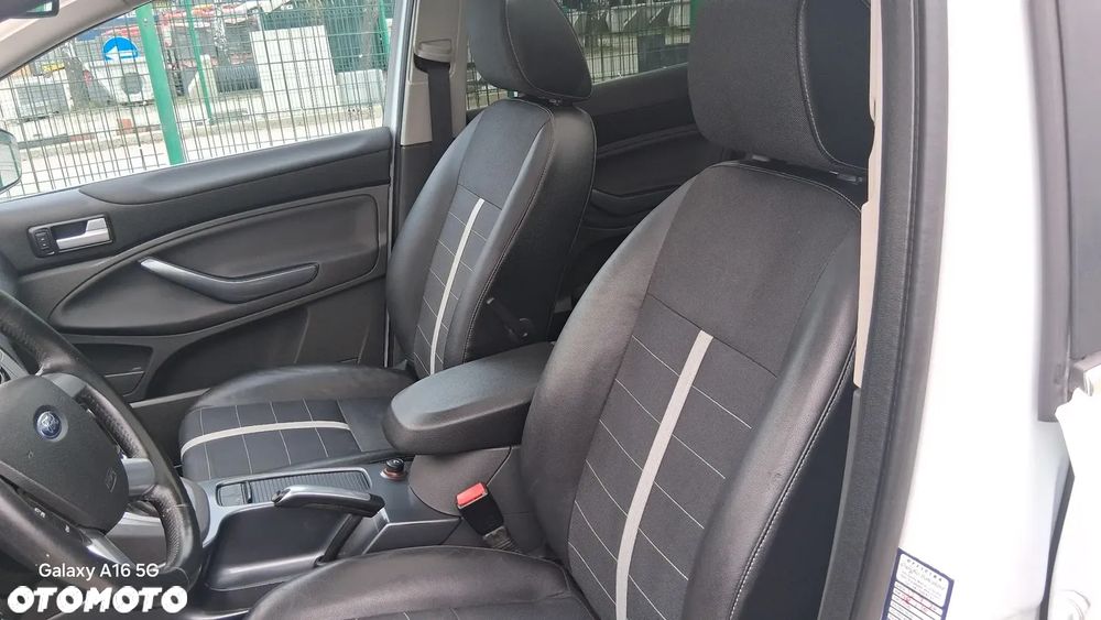 Ford Kuga 2.0 TDCi 4x4 Titanium - 11