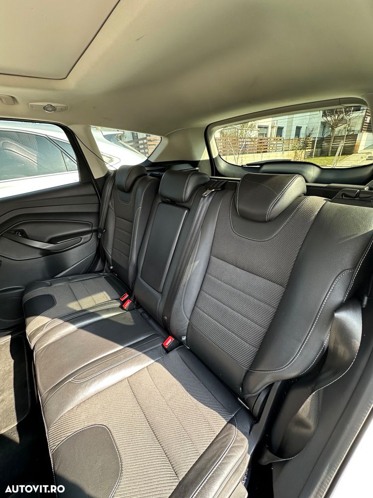 Ford Kuga 2.0 TDCi Powershift 4WD Titanium - 11