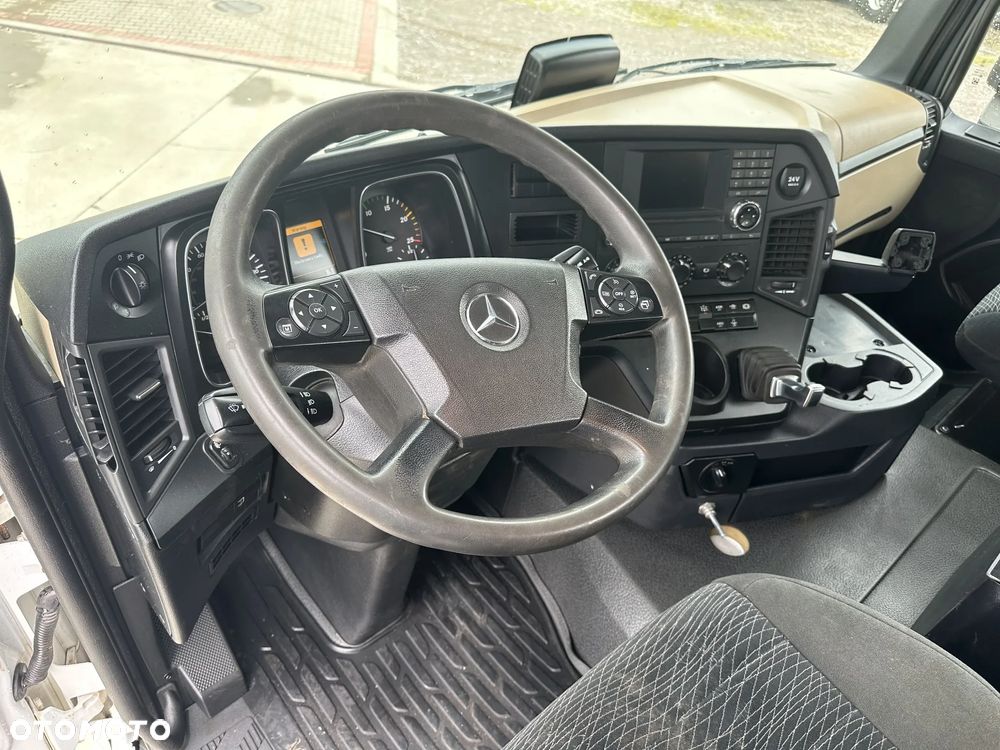 Mercedes-Benz Arocs 8x4 wywrotka - 7