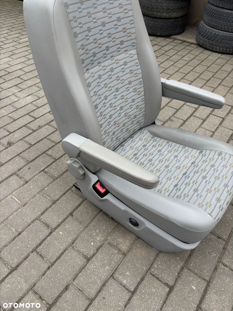 Fotel kierowcy PALACE VW T5 Lift podłokietnik podgrzewany - 3