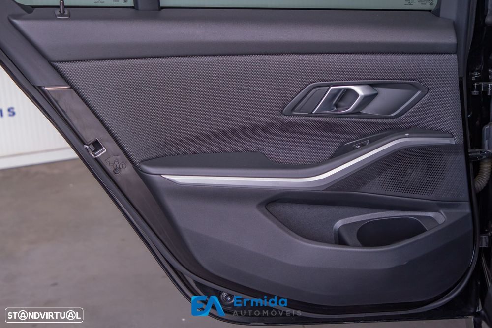 BMW 330 e Auto - 34