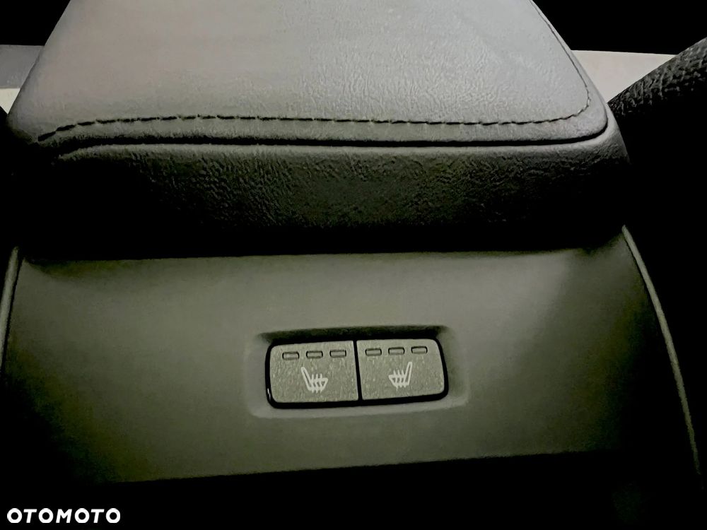 Volvo XC 60 B5 B AWD Plus Dark - 32