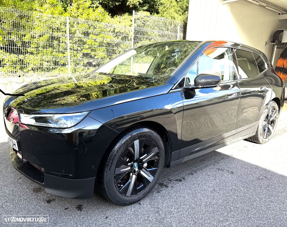 BMW iX xDrive 40 Pack Desportivo - 1