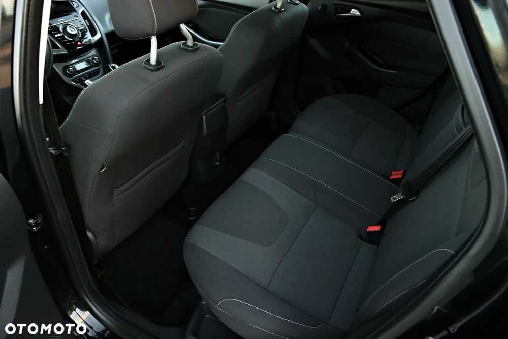 Ford Focus - 32