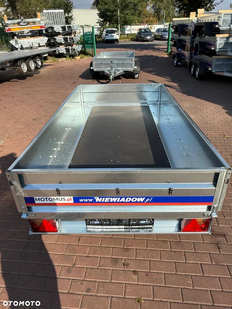 Niewiadów Przyczepa Niewiadów N426T 260x138x35cm 2 osie 750kg burty boczne 2mm Wrocław/Borowa MOTOMUS dostawa pod dom - 11