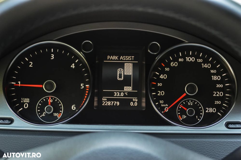 Volkswagen Passat CC 2.0 TDI BlueMotion Technology - 8
