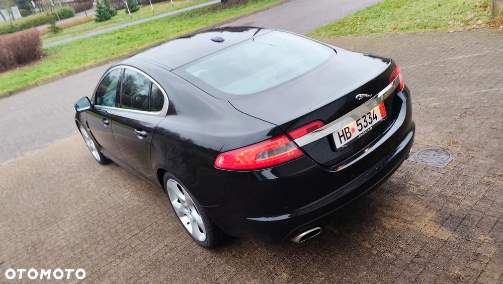 Jaguar XF 2.7 V6 Premium Luxury - 21