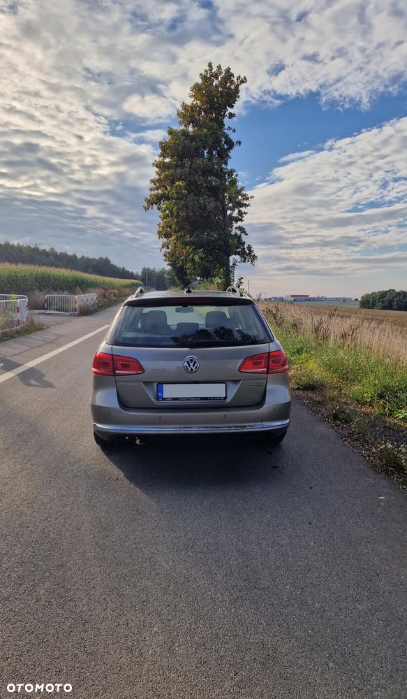 Volkswagen Passat 2.0 TDI Comfortline - 6