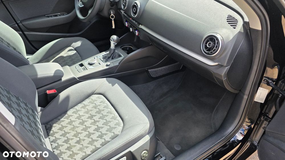 Audi A3 Sportback - 11
