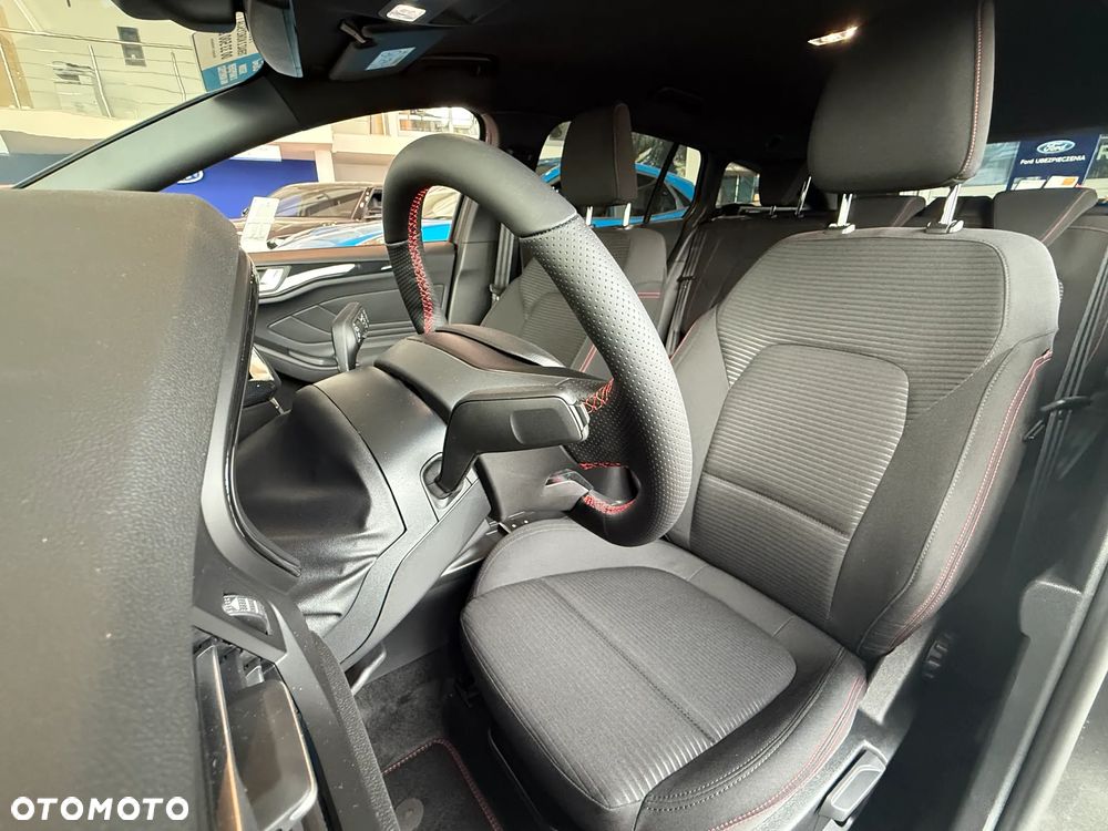 Ford Focus 1.0 EcoBoost mHEV ST-Line X - 11