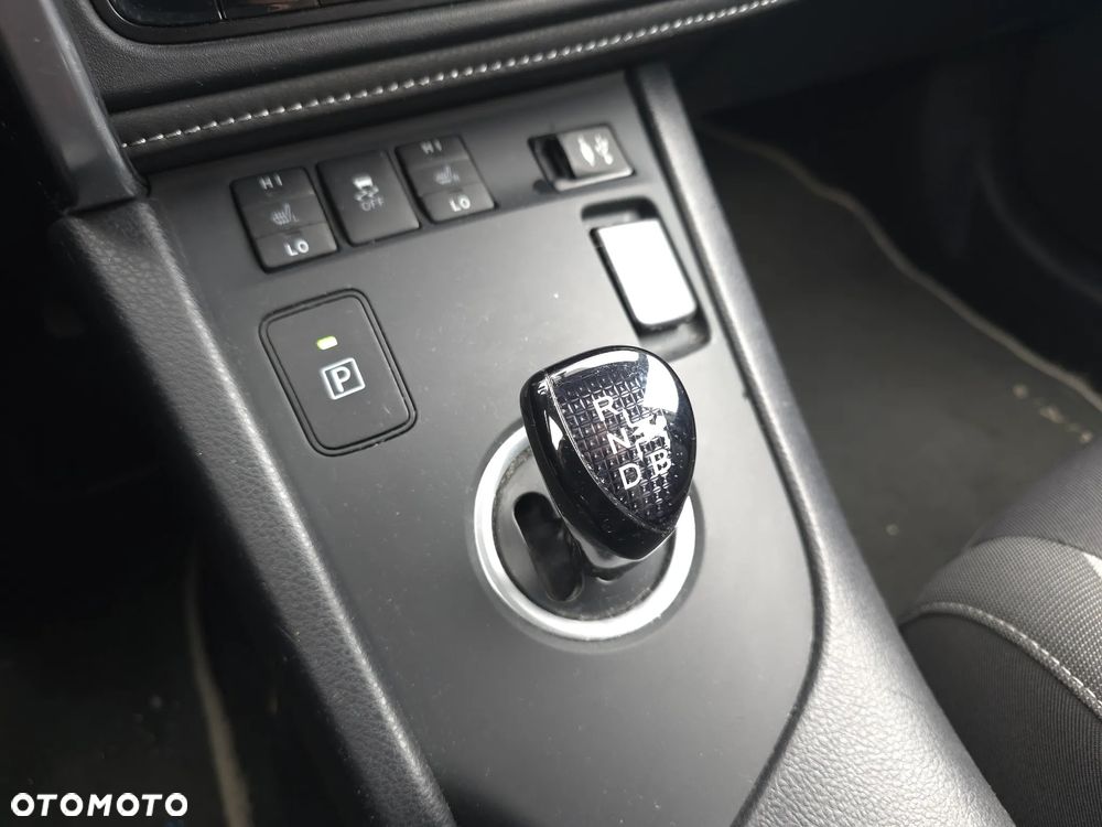 Toyota Auris Hybrid 135 Premium - 21