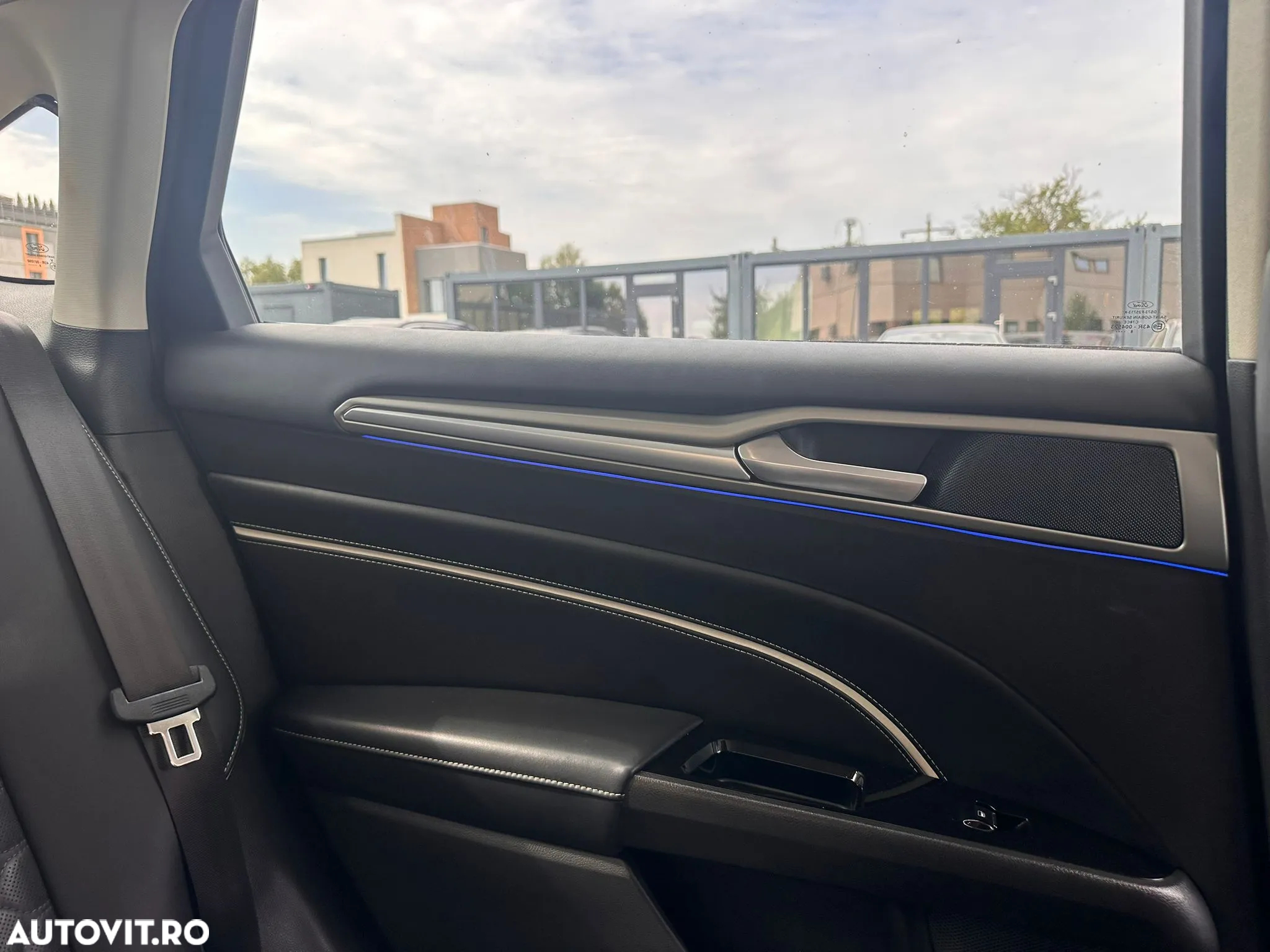 Ford Mondeo 2.0 HEV Vignale - 17