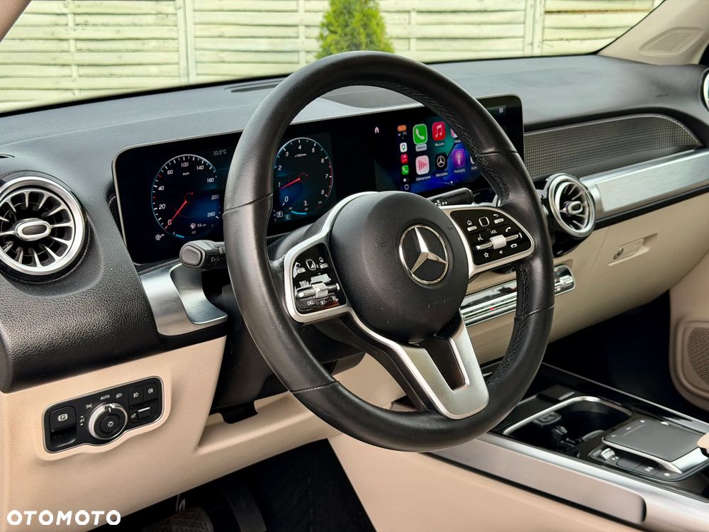 Mercedes-Benz GLB 250 4Matic 8G-DCT - 10