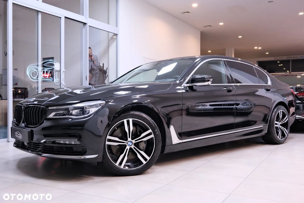 BMW Seria 7 750Li xDrive - 19