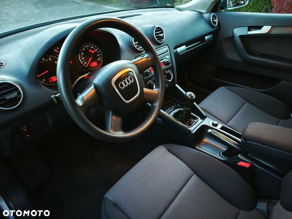 Audi A3 Sportback 1.6 Attraction - 21