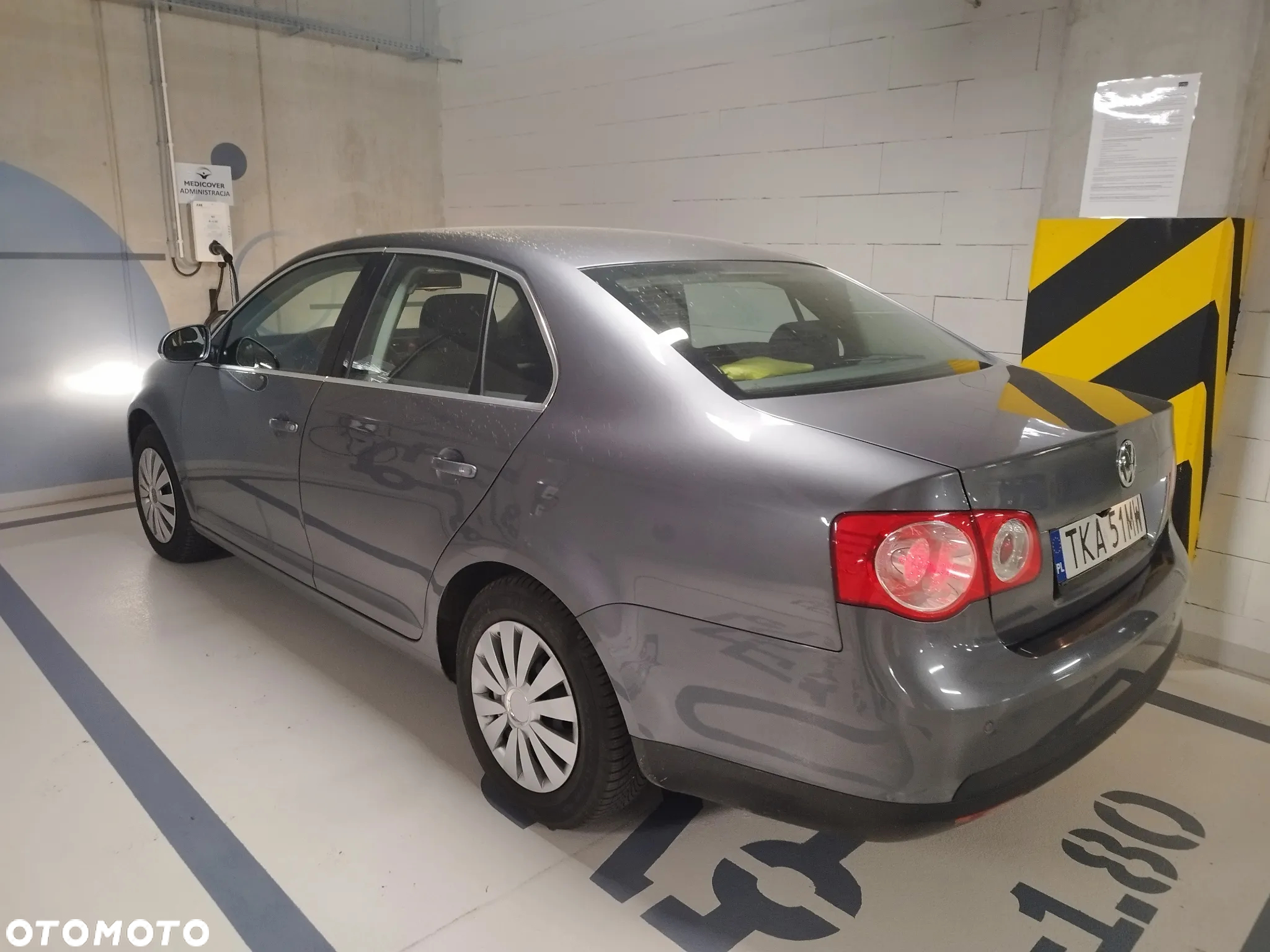 Volkswagen Jetta 1.6 Comfortline - 15