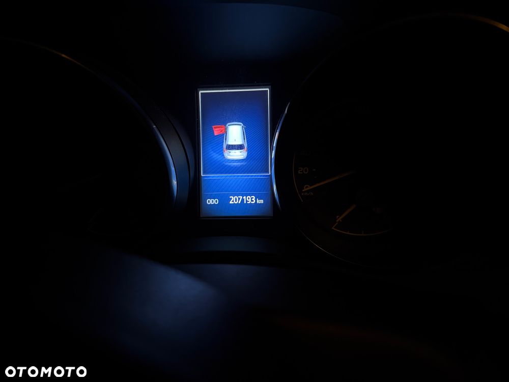 Toyota Auris 1.6 D-4D Dynamic - 16