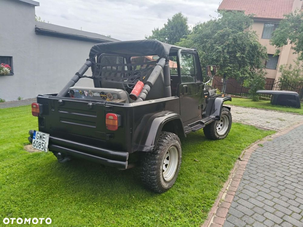 Jeep Wrangler - 2