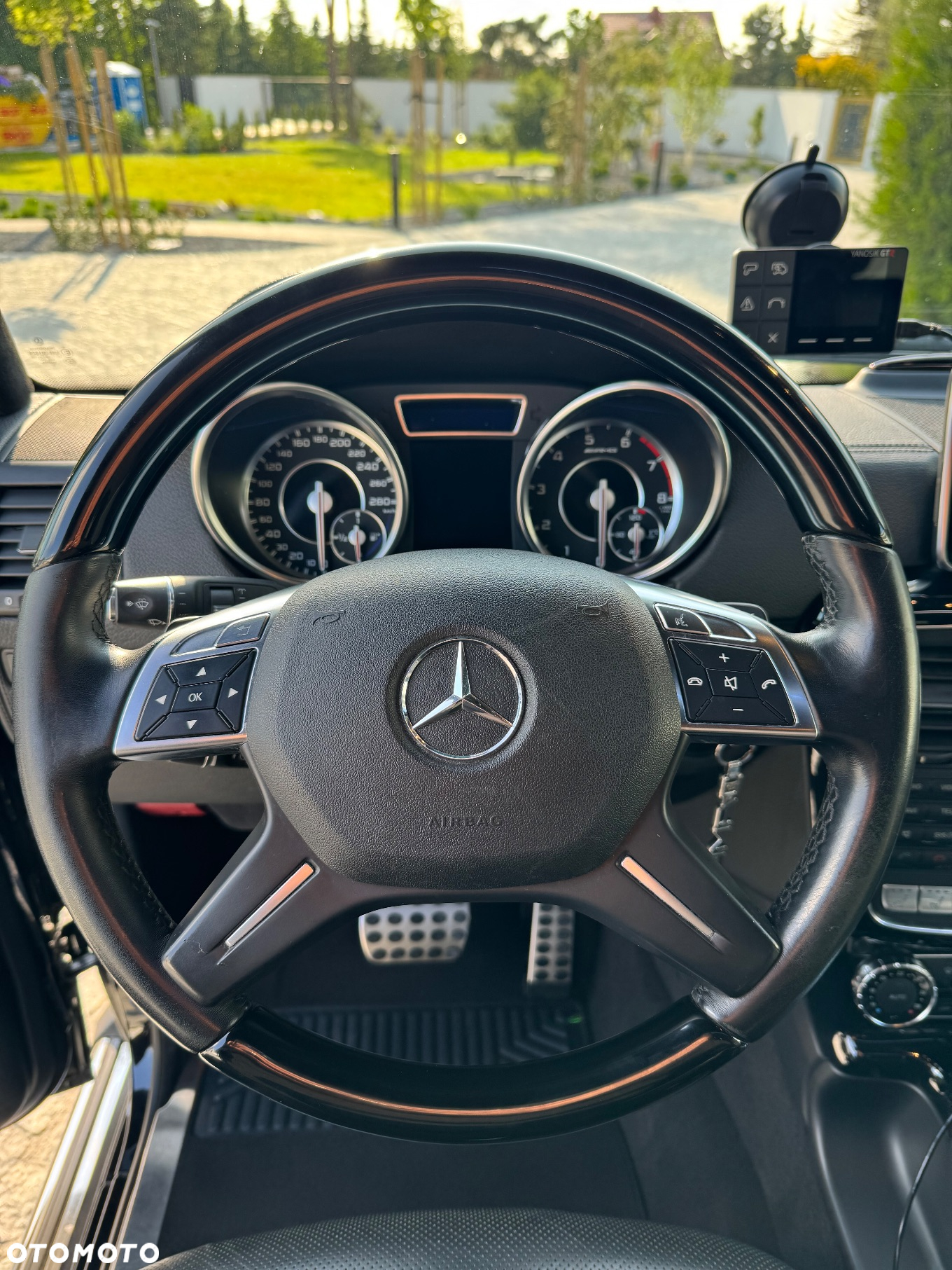 Mercedes-Benz Klasa G 63 AMG L - 18