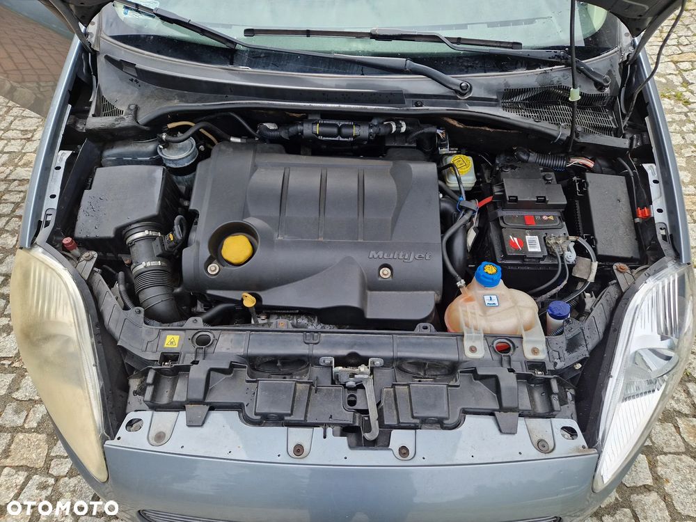 Fiat Grande Punto - 13