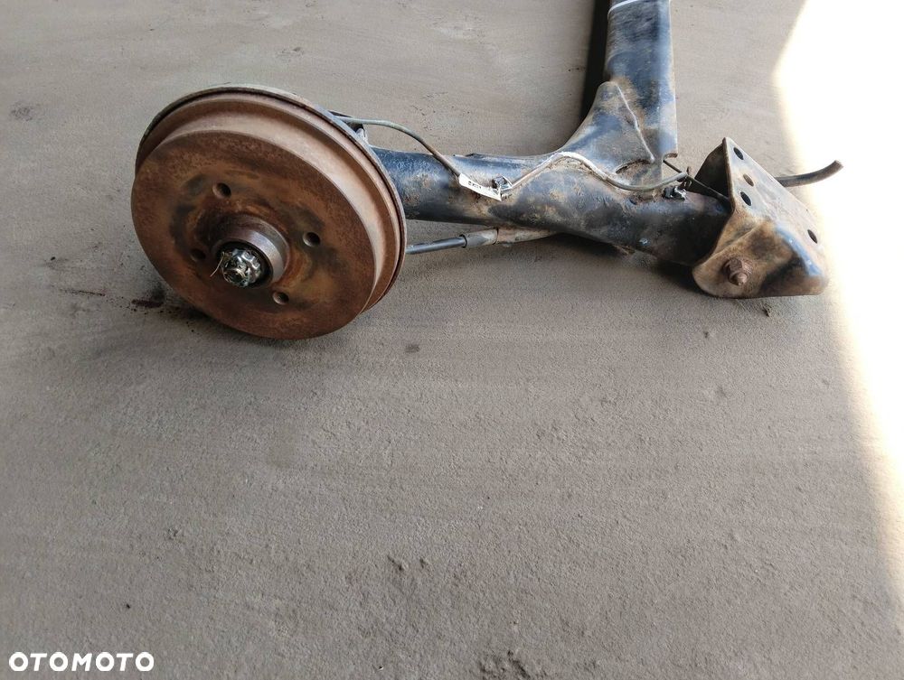 BELKA OŚ ZAWIESZENIA TYŁ BĘBNY BEZ ABS VOLKSWAGEN GOLF II HB 5D - 5