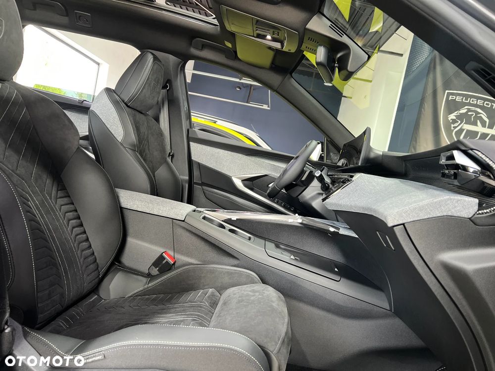 Peugeot 5008 1.2 PureTech mHEV GT Exclusive S&S e-DCS6 - 16
