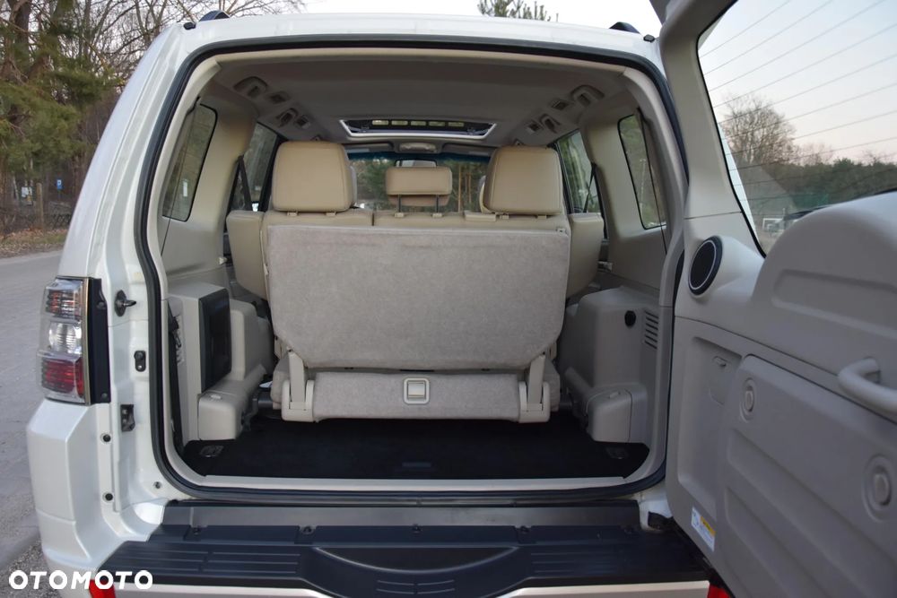 Mitsubishi Pajero - 35