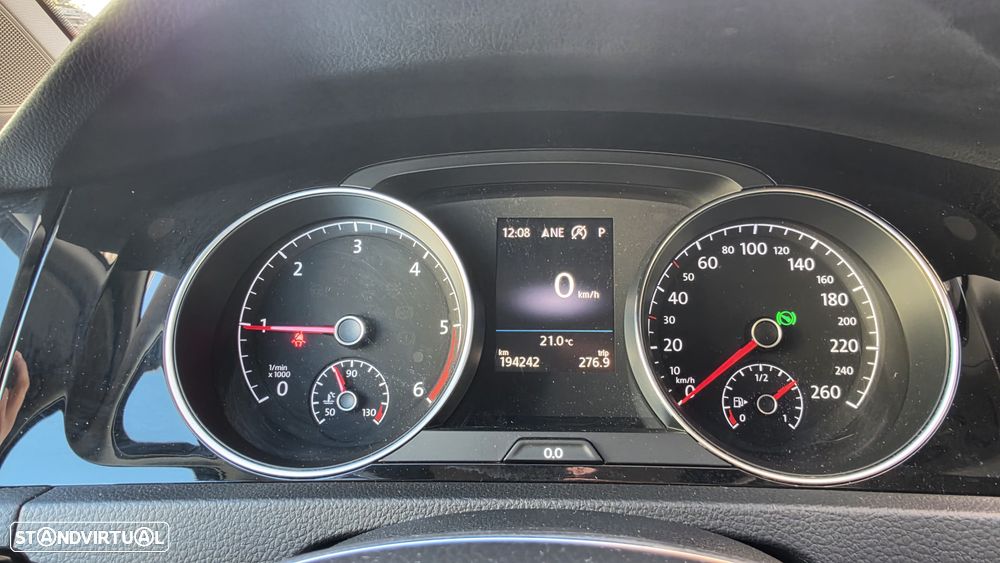 VW Golf Variant 1.6 TDi Highline DSG - 31