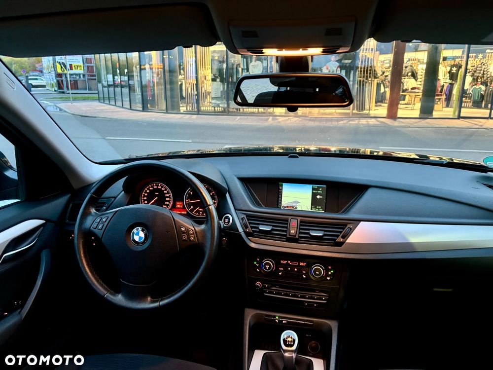 BMW X1 sDrive18i - 15