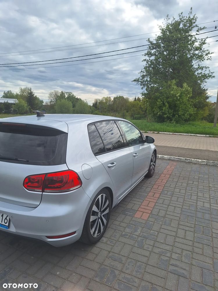 Volkswagen Golf - 10