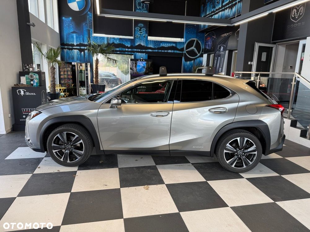 Lexus UX - 8