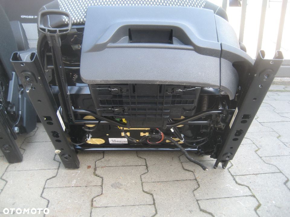 vw polo cross V 6r 10-17r siedzenia fotele  przód prawy lewy - 13