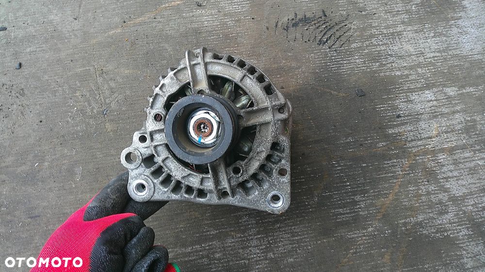 VW GOLF V 1.4 16V ALTERNATOR - 4