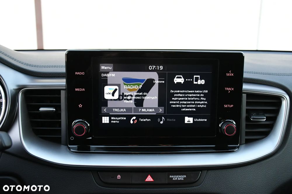 Kia Ceed 1.6 CRDi mHEV L Business Line - 30