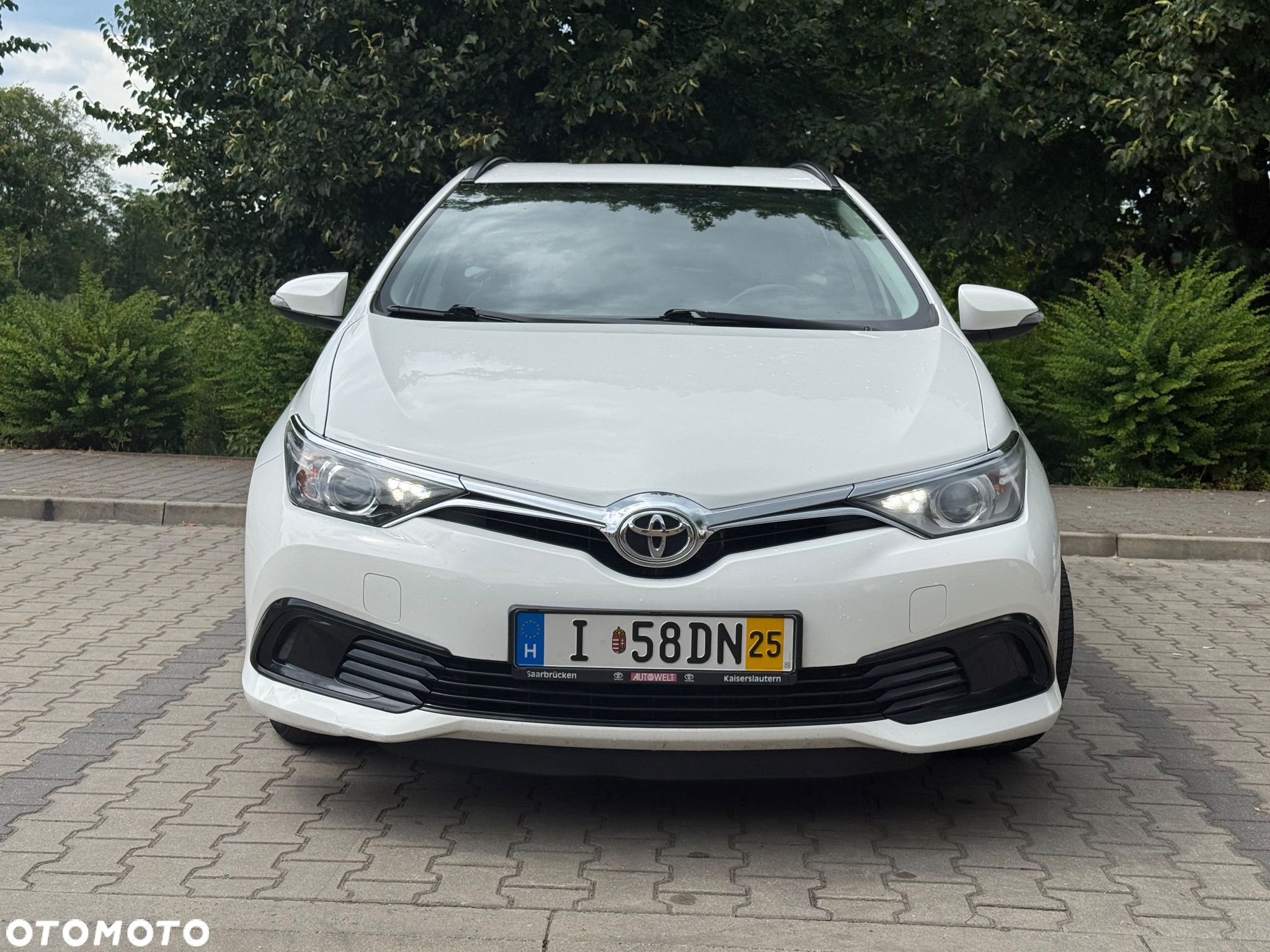 Toyota Auris 1.4 D-4D Touring Sports Edition - 1